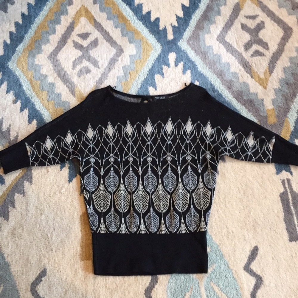 White House black market black sweater